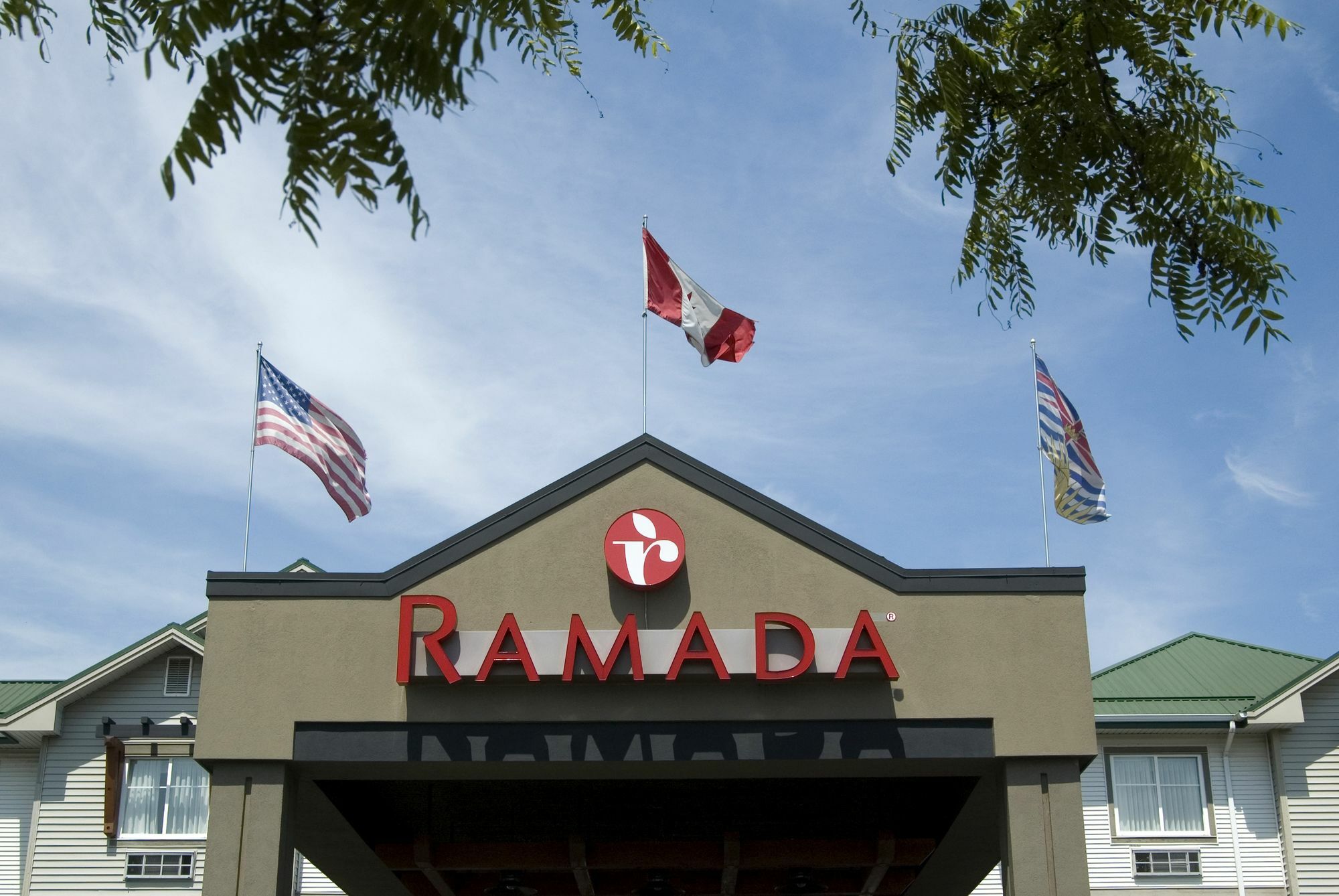 מלון Ramada By Wyndham Surrey/Langley מראה חיצוני תמונה